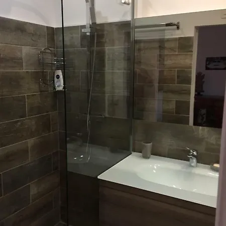 Ensoleille 80m Du Port דירה סן טרופז